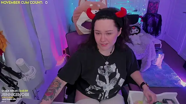 JennKenobi online show from November 3, 3:24 pm