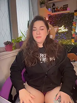 JennKenobi online show from March 13, 3:18 pm