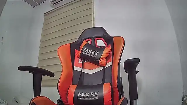 Snapshot of EvaTiffany chatting on November 13, 3:16 am EvaTiffany online show from November 13, 3:16 am