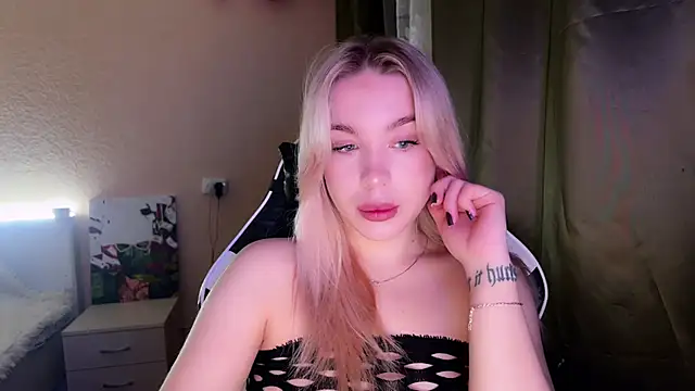 ariashaa online show from November 6, 2:18 pm