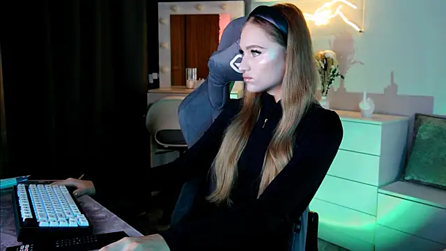 Snapshot of MrsTenderBeast chatting on February 22, 5:35 pm MrsTenderBeast online show from February 22, 5:35 pm