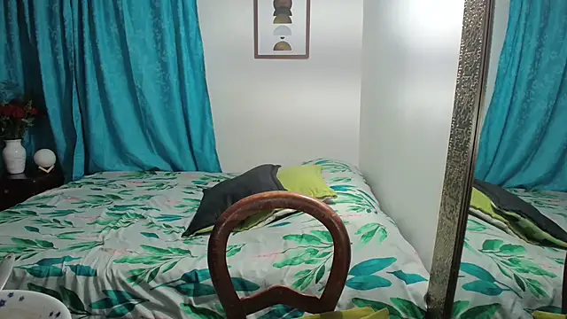 Snapshot of Angela_isabella chatting on December 30, 10:55 pm Angela isabella online show from December 30, 10:55 pm