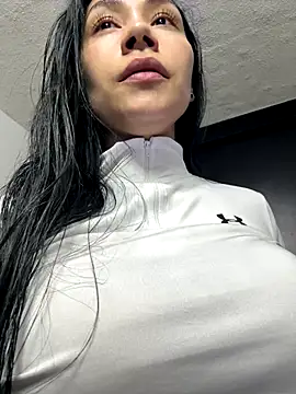 Snapshot of Angela_isabella chatting on November 21, 12:21 am Angela isabella online show from November 21, 12:21 am