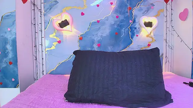 lorrayne  online show from February 19, 12:12 pm