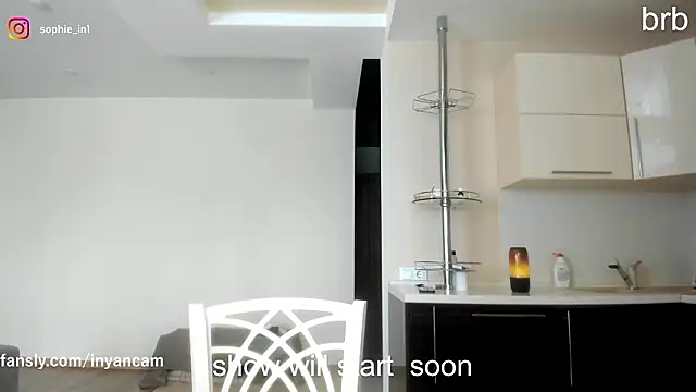 Snapshot of _in_yan chatting on March 15, 6:52 am in yan online show from March 15, 6:52 am