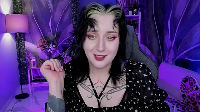 Snapshot of AsheLucker chatting on October 10, 9:58 pm AsheLucker online show from October 10, 9:58 pm