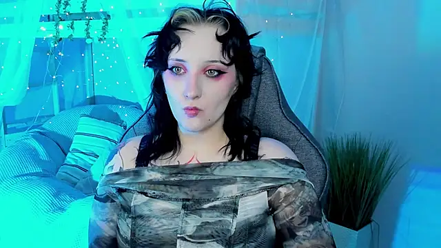 Snapshot of AsheLucker chatting on November 9, 11:47 pm AsheLucker online show from November 9, 11:47 pm