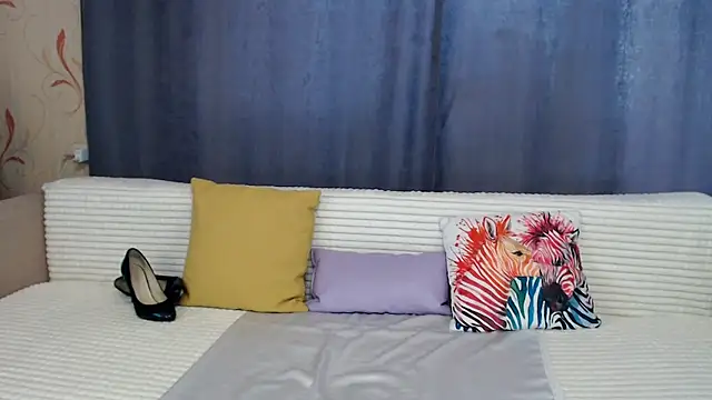 Emilyzest777 online show from February 3, 5:40 am