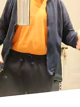 Snapshot of Einhorn527 chatting on December 12, 5:59 pm Einhorn527 online show from December 12, 5:59 pm