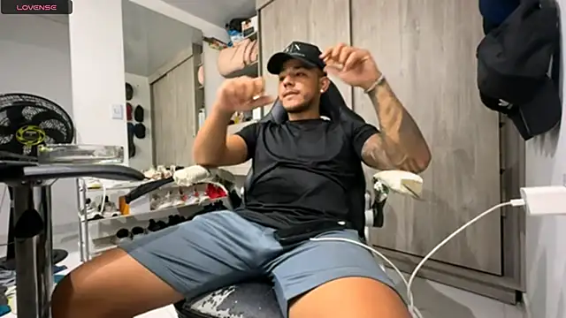 jordylatin20 online show from November 11, 11:49 pm