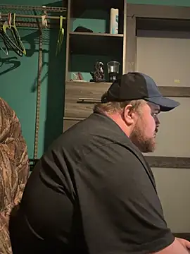 Snapshot of fatdickdaddy448 chatting on December 12, 6:14 am fatdickdaddy448 online show from December 12, 6:14 am