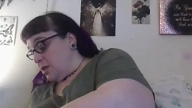 Snapshot of GothyBaby chatting on February 22, 6:17 pm GothyBaby online show from February 22, 6:17 pm