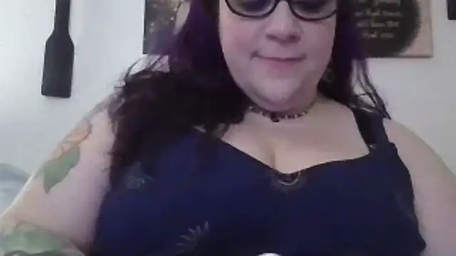 Snapshot of GothyBaby chatting on February 26, 4:00 am GothyBaby online show from February 26, 4:00 am