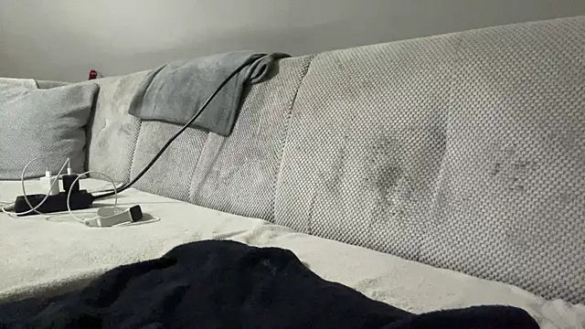 Snapshot of petuletra chatting on October 13, 11:27 pm petuletra online show from October 13, 11:27 pm