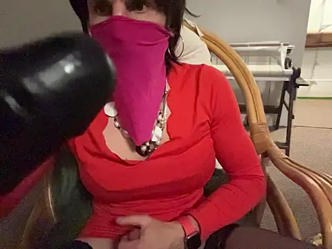 Snapshot of petuletra chatting on November 21, 11:03 pm petuletra online show from November 21, 11:03 pm