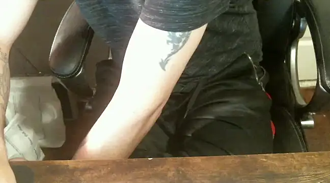 Snapshot of kong_smurfette chatting on December 10, 3:22 pm kong smurfette online show from December 10, 3:22 pm