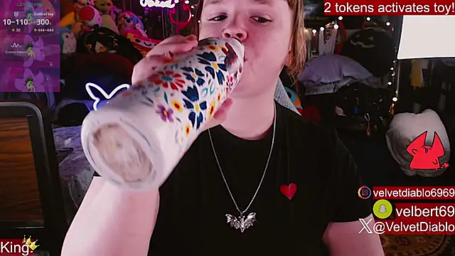 VelvetDiablo online show from May 19, 11:55 pm