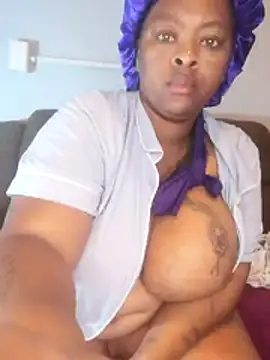 CuteHoney92 online show from June 11, 4:43 am