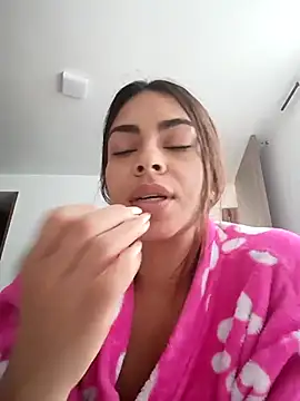 Ivanna2 online show from December 22, 3:53 pm