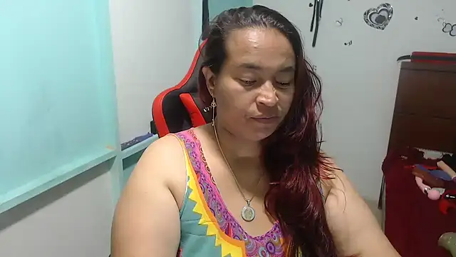 NatalySexxxMilk online show from December 5, 6:11 am