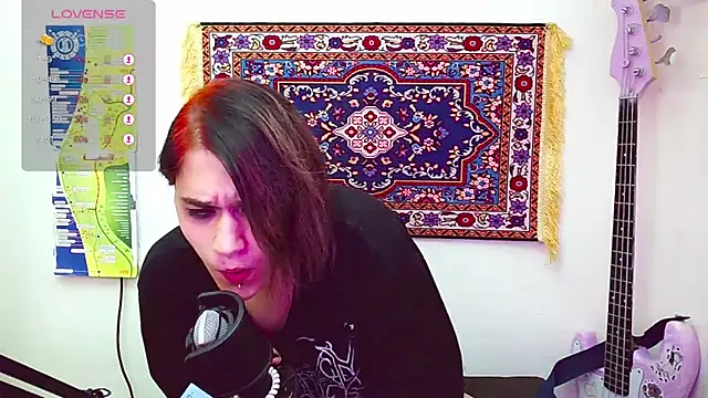 Snapshot of sademobeer chatting on March 1, 11:26 pm sademobeer online show from March 1, 11:26 pm