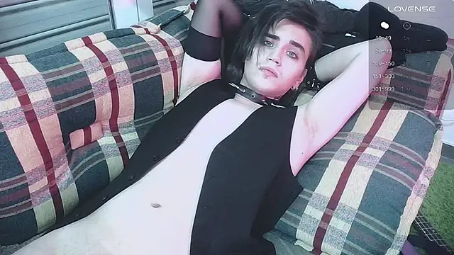 Snapshot of sademobeer chatting on October 1, 3:12 am sademobeer online show from October 1, 3:12 am