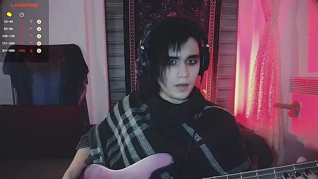 Snapshot of sademobeer chatting on October 12, 4:11 am sademobeer online show from October 12, 4:11 am