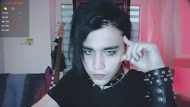 Snapshot of sademobeer chatting on October 18, 1:45 pm sademobeer online show from October 18, 1:45 pm