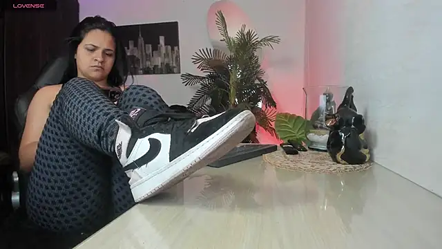 Snapshot of Amaia_Bushida chatting on May 19, 2:51 am Amaia Bushida online show from May 19, 2:51 am