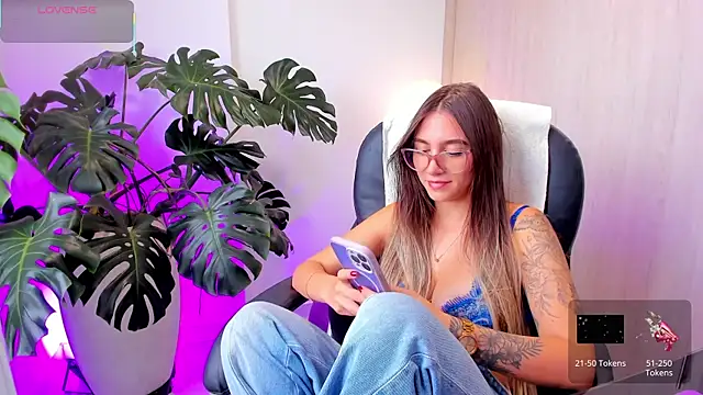 StacyConner online show from July 18, 8:01 pm