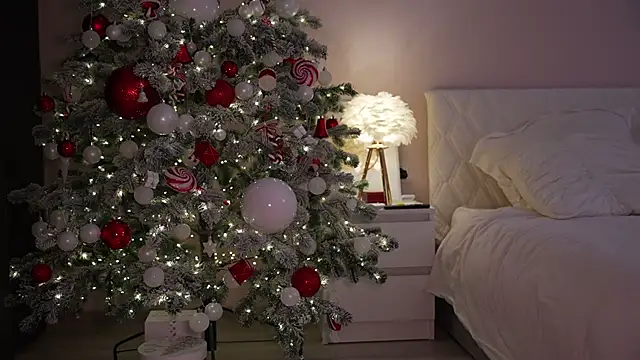 CatchMe1 online show from November 24, 4:51 pm