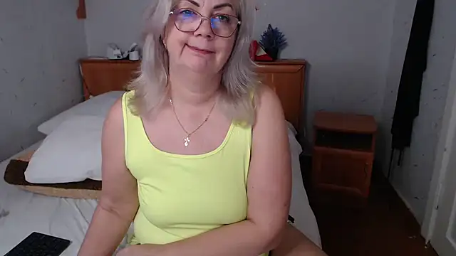 Snapshot of BozhenaNude chatting on March 17, 5:33 am BozhenaNude online show from March 17, 5:33 am