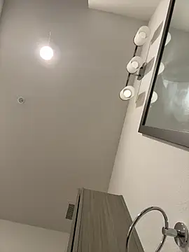 Snapshot of TyAthletic chatting on March 29, 3:17 am TyAthletic online show from March 29, 3:17 am