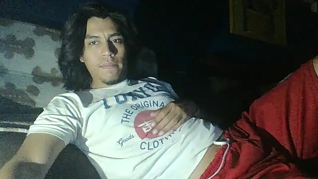 AlexAlejandro13 online show from March 11, 7:03 am