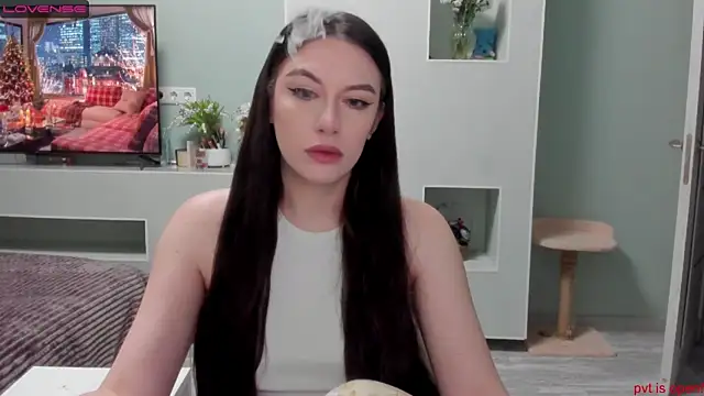 Snapshot of JuliaDiksonX chatting on January 12, 10:45 am JuliaDiksonX online show from January 12, 10:45 am