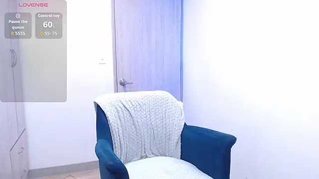 EricaVanderhill online show from October 12, 8:30 pm