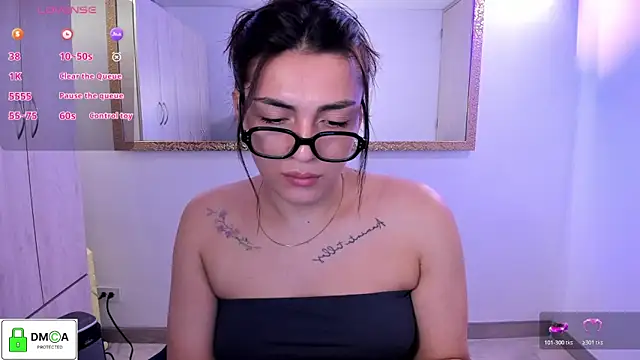 EricaVanderhill online show from May 16, 11:46 pm