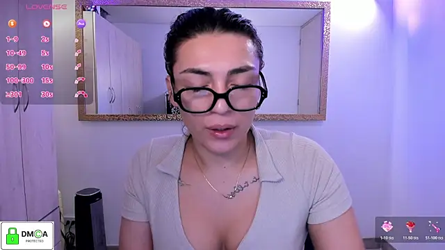 EricaVanderhill online show from May 19, 11:22 pm
