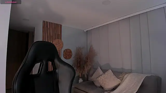 AnnieHallX online show from March 22, 12:49 am