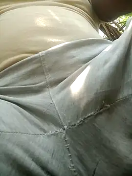 Snapshot of FinableKnee chatting on September 25, 7:23 am FinableKnee online show from September 25, 7:23 am