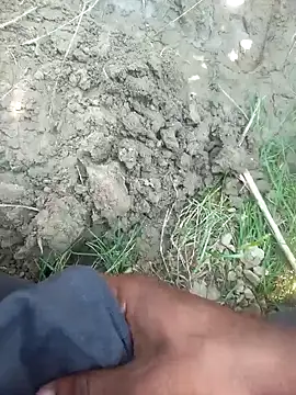 Snapshot of FinableKnee chatting on September 27, 4:39 am FinableKnee online show from September 27, 4:39 am