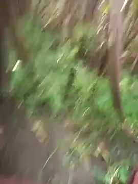 Snapshot of FinableKnee chatting on October 8, 3:15 am FinableKnee online show from October 8, 3:15 am