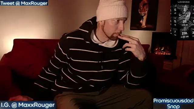 Snapshot of MaxRouger chatting on December 13, 7:15 am MaxRouger online show from December 13, 7:15 am