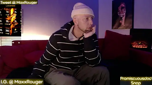 Snapshot of MaxRouger chatting on December 19, 5:18 am MaxRouger online show from December 19, 5:18 am