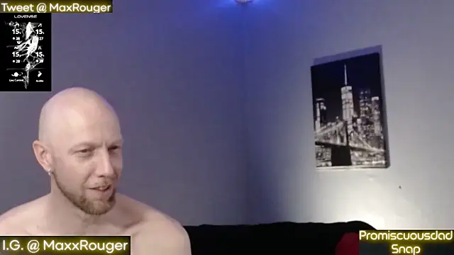 Snapshot of MaxRouger chatting on December 23, 2:02 am MaxRouger online show from December 23, 2:02 am