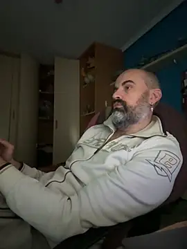 pollito1985 2 online show from September 28, 9:25 am