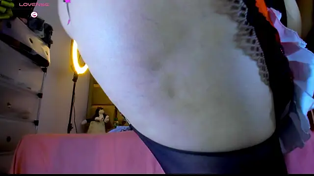 Snapshot of ashelydainii chatting on March 13, 9:54 pm ashelydainii online show from March 13, 9:54 pm