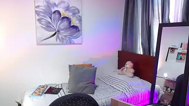 vanessabrown  online show from December 18, 1:12 pm
