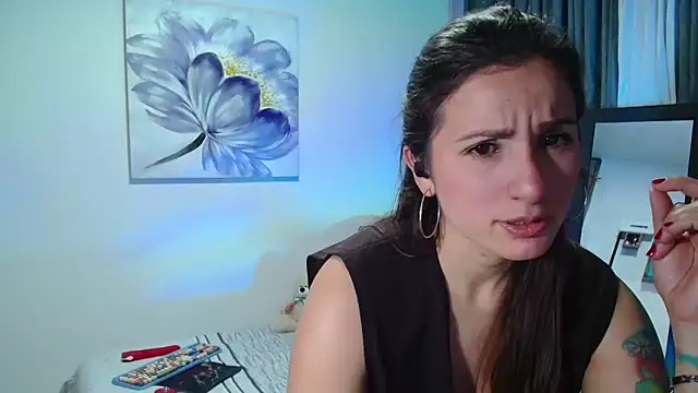 vanessabrown  online show from December 28, 4:08 am