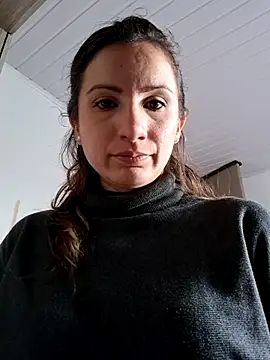 vanessabrown  online show from September 30, 5:07 pm